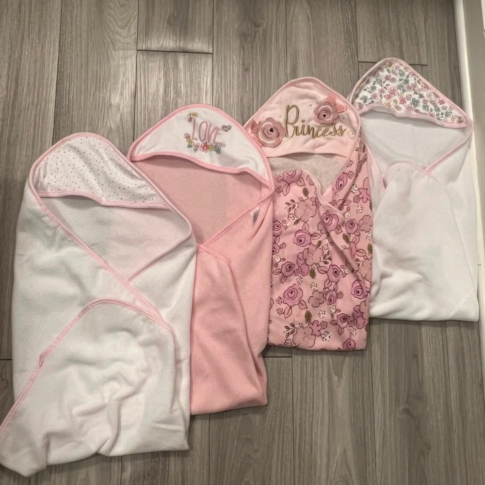 Gerber - Set of 4 Baby Hooded Towels